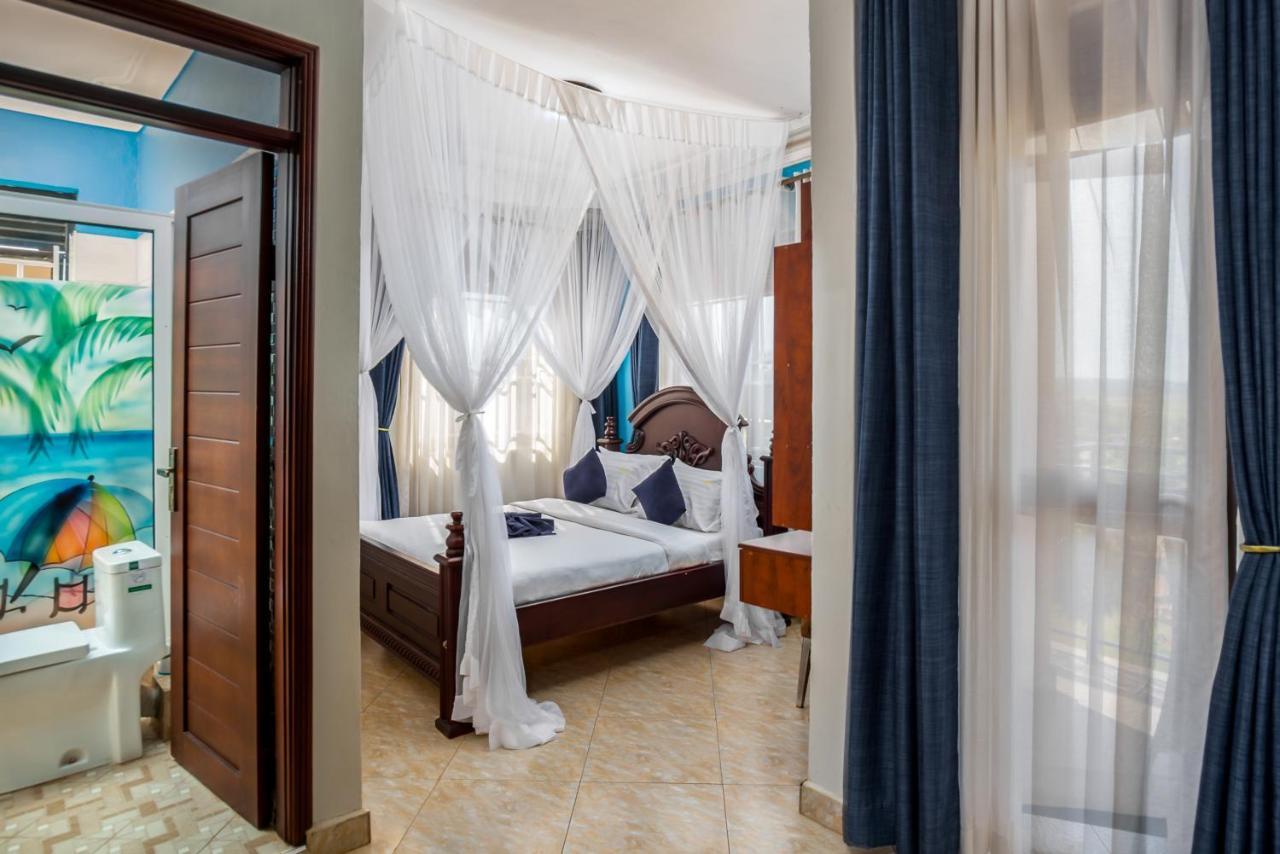 Keba Xpress Hotel - Ентеббе Екстер'єр фото