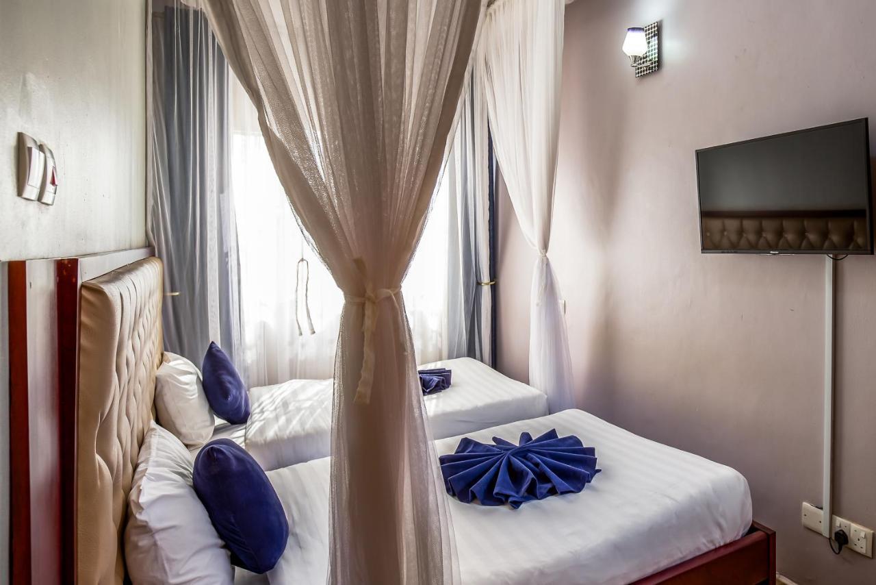 Keba Xpress Hotel - Ентеббе Екстер'єр фото