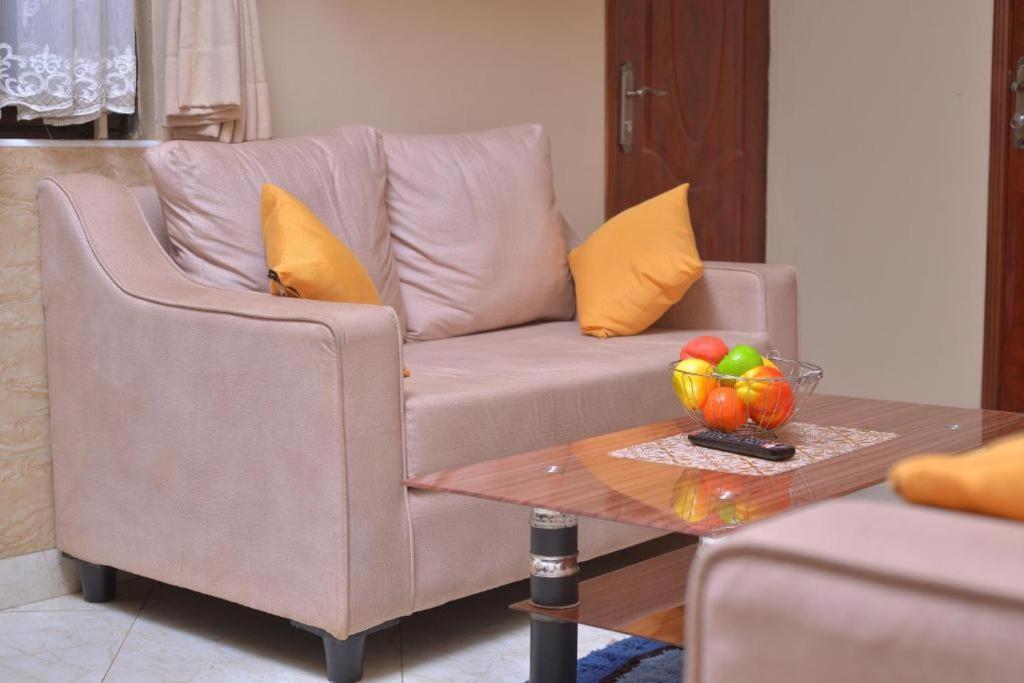 Keba Xpress Hotel - Ентеббе Екстер'єр фото